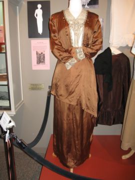 {short description of image}