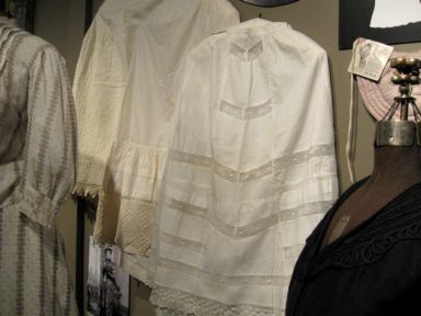 {short description of image}