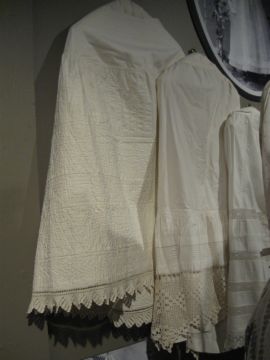 {short description of image}